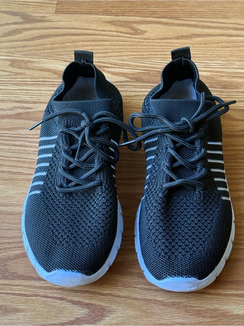 Women’s Black Knit Athletic Sneakers - Classic Casual Comfort size 8